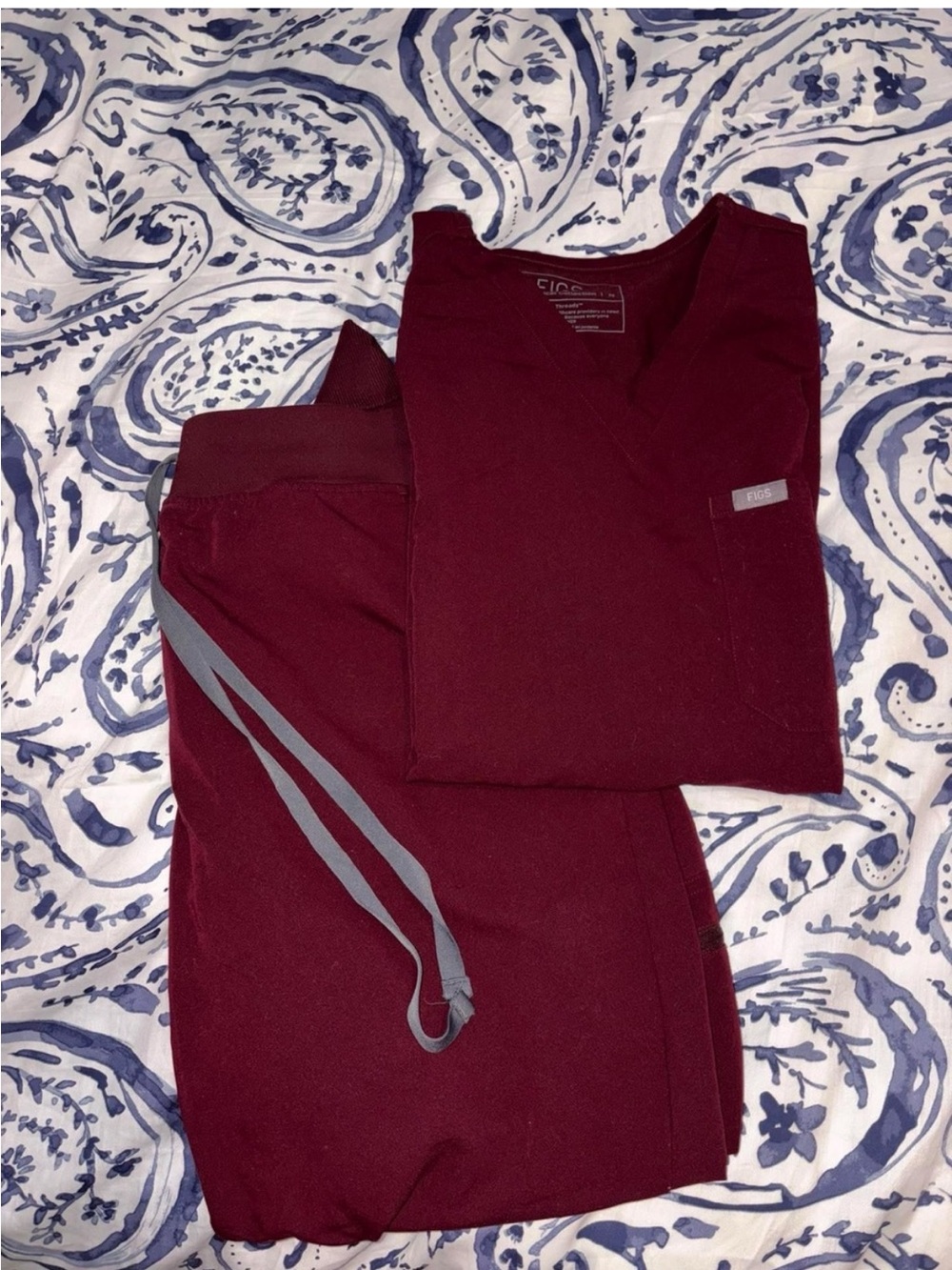 FIGS V-Neck Catarina Top and Zamora Drawstring Pants in Burgundy